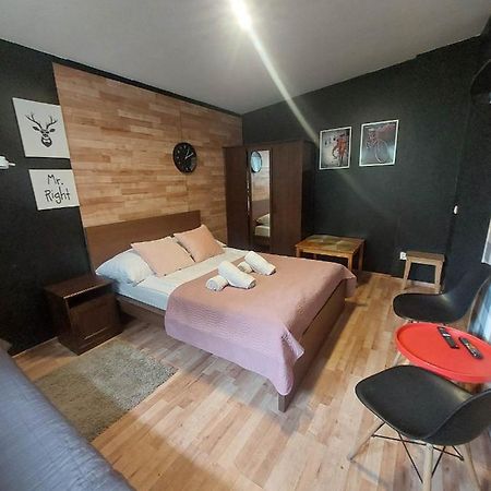 Funky Garage Studio Гданьск Экстерьер фото