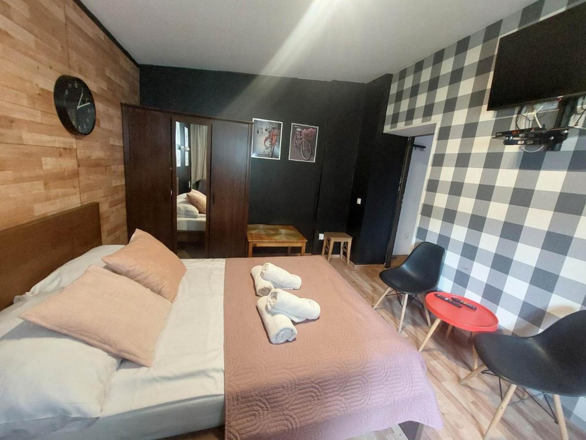 Funky Garage Studio Гданьск Экстерьер фото